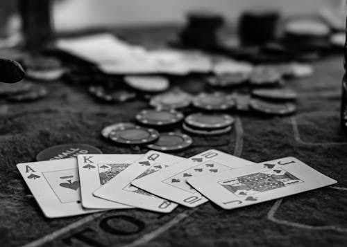 https://images.pexels.com/photos/322872/pexels-photo-322872.jpg