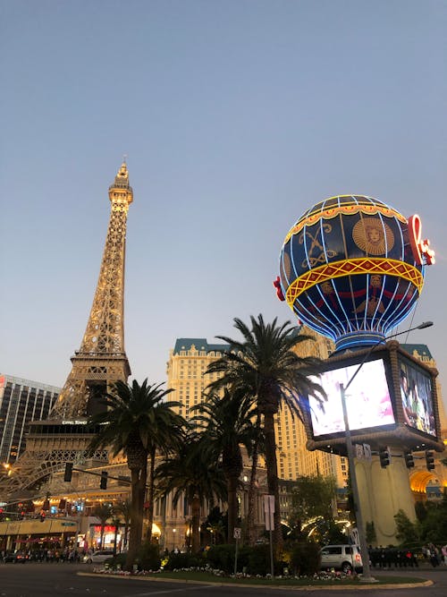 pexels-financial-transaction