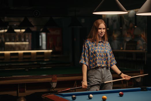people enjoying online casino